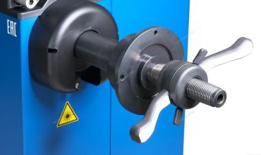 Станок балансировочный полуавтомат с дисплеем 4523P #6