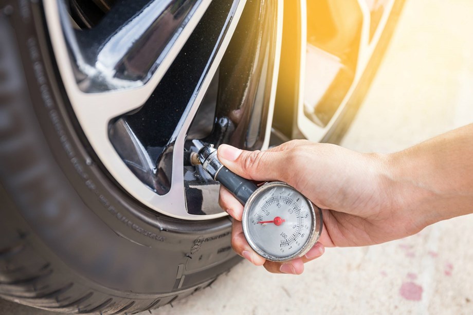 Как измеряется давление в шинах автомобиля